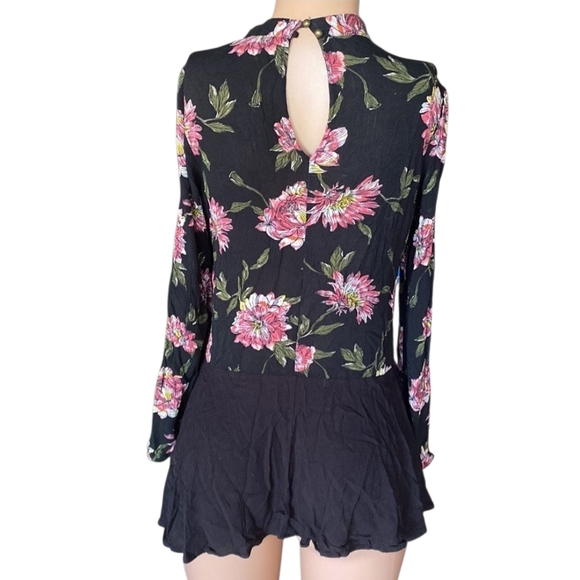 Daytrip Black Floral Lace Cutout Blouse Women’s Size Large Long Sleeve Peplum - Picture 4 of 13